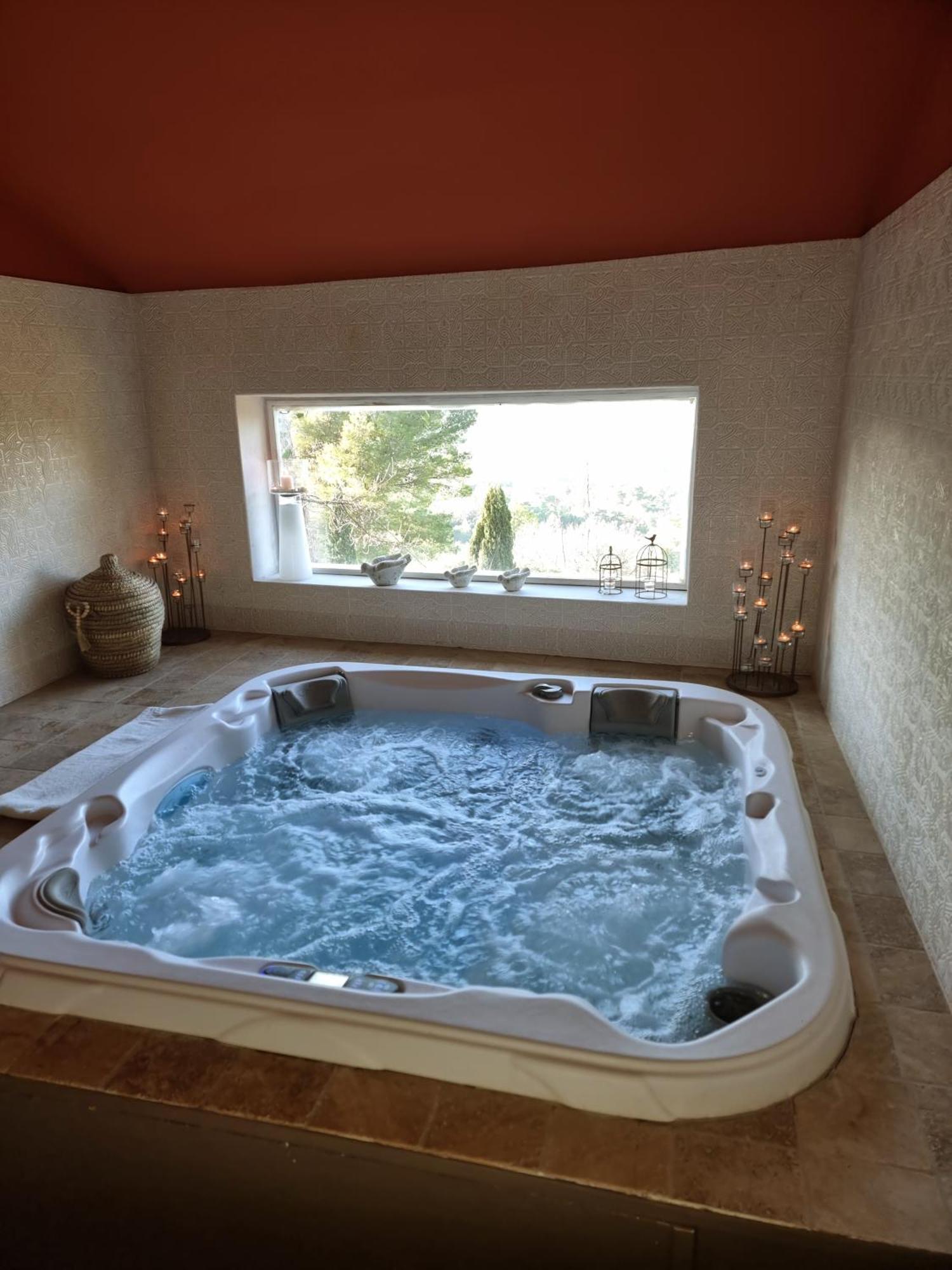 Pousterle De Sabran - Piscine & Hammam Daire Dış mekan fotoğraf