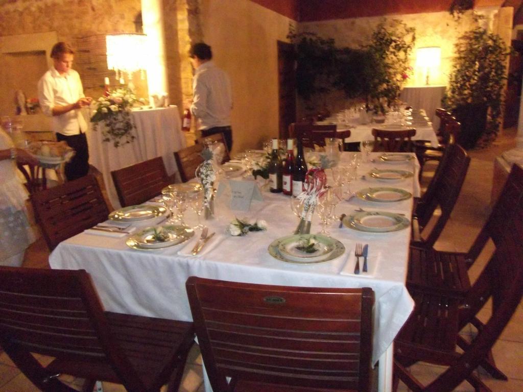 Pousterle De Sabran - Piscine & Hammam Daire Dış mekan fotoğraf
